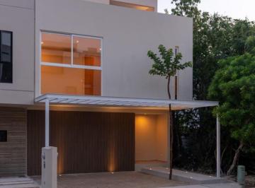 Casa · 212m² · 4 Recámaras · 2 Estacionamientos · Hermosa Casa en Renta en Arbolada By Cumbres, Tres Recamaras, Cancún