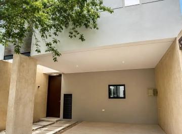1 · Townhouse en Renta en Syrah Privada Residencial