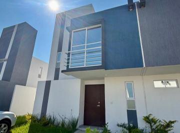 Casa de 3 habitaciones, Zapopan · Casa en Renta, Residencial Bosques de Albaterra, Zapopan, Jal.