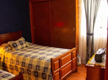 Casa de 4 habitaciones, Acatlán de Juárez · Casa con Tres Locales Incluidos.