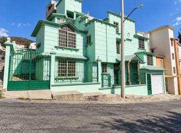 Casa de 4 habitaciones, Pachuca · Casa en Esquina en Venta en Lomas Residencial por La Iglesia del Espíritu Santo