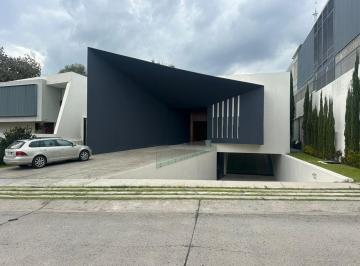 Casa · 736m² · 6 Recámaras · 6 Estacionamientos · Casa en El Palomar