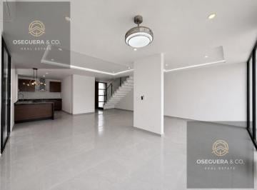 Casa · 286m² · 3 Recámaras · 3 Estacionamientos · Casa en Renta Aqua Residencial Av Huayacan Cancun Qr