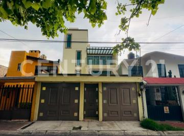 Casa · 147m² · 5 Recámaras · 2 Estacionamientos · Casa en Venta en Cumbria en Cuautitlán Izcalli, Estado de México