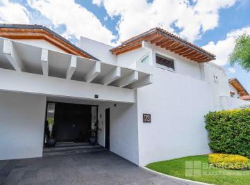 Casa · 380m² · 3 Recámaras · 2 Estacionamientos · Casa en Venta en Lomas del Campanario III, Querétaro