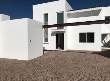 bf689bfaee559ced54d759a14b119c991dbf4fbb222436eb102b401f50fb998f · Casa Residencial en Renta Dos Niveles en Zona Sur de Guanajuato Gto
