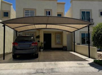 Casa · 3 Recámaras · 2 Estacionamientos · Casa en Venta en Stanza Castilla