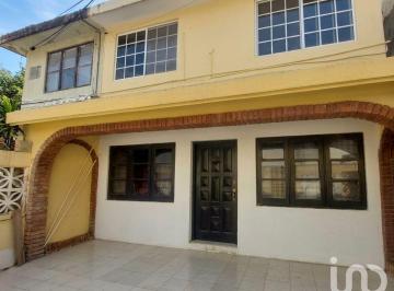 Casa · 100m² · 2 Recámaras · 1 Estacionamiento · Casa en Renta en Col Jardin 20 de Noviembre, ciudad Madero, tamps