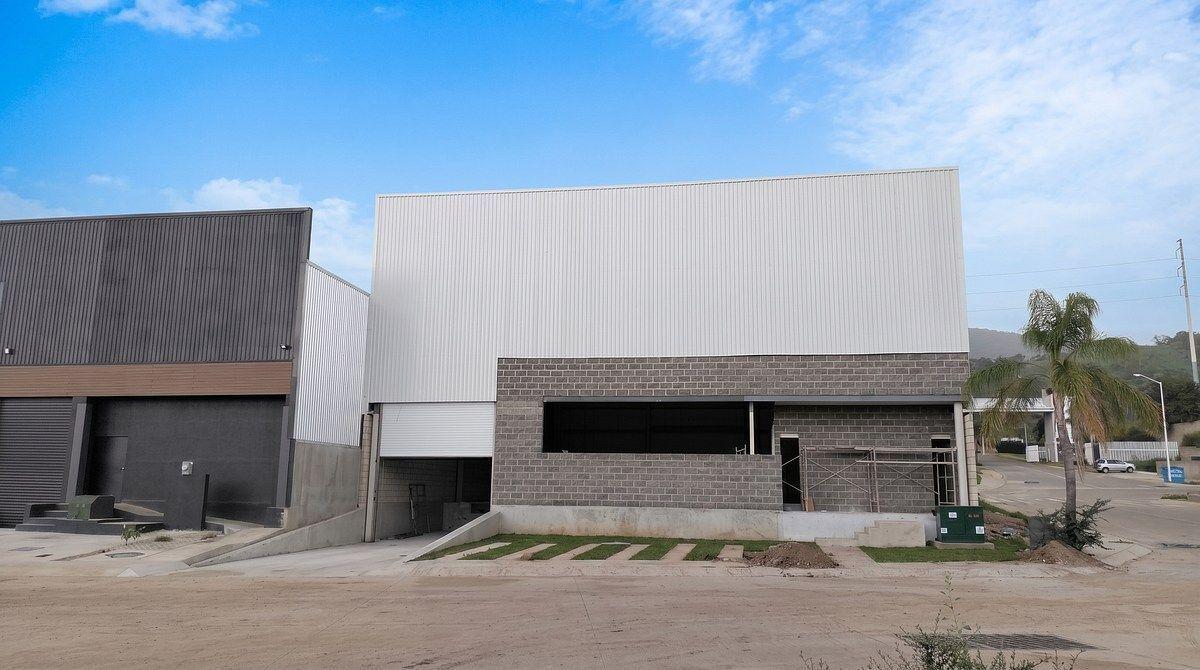 Industrial Warehouse for Rent in Tlajomulco de Zúñiga with Loading Dock |