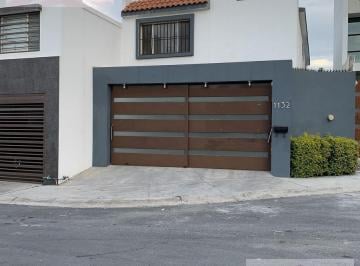 Casa · 3 Recámaras · 2 Estacionamientos · Casa - Cumbres San Agustín