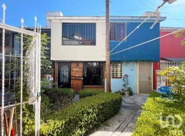 Casa · 73m² · 2 Recámaras · 1 Estacionamiento · Casa en Venta en Fracc. Villas del Sur