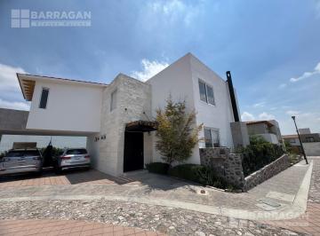 Casa · 267m² · 3 Recámaras · 2 Estacionamientos · Casa en Renta en Lomas de Vista, La Vista Residencial, Amueblada