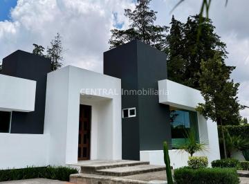 Fachada · Casa de Una Planta en Venta | 740 m² de Terreno en Mirador La Calera