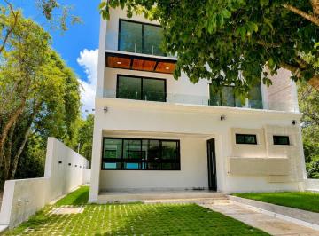 Casa · 3 Recámaras · 3 Estacionamientos · Casa - Playa del Carmen