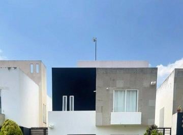 39e0791033c80f83d3c806a4f86437e0e254374be6e1911d6398b9bb199ec1c4 · Casa en Venta, Foresta Residencial Metepec