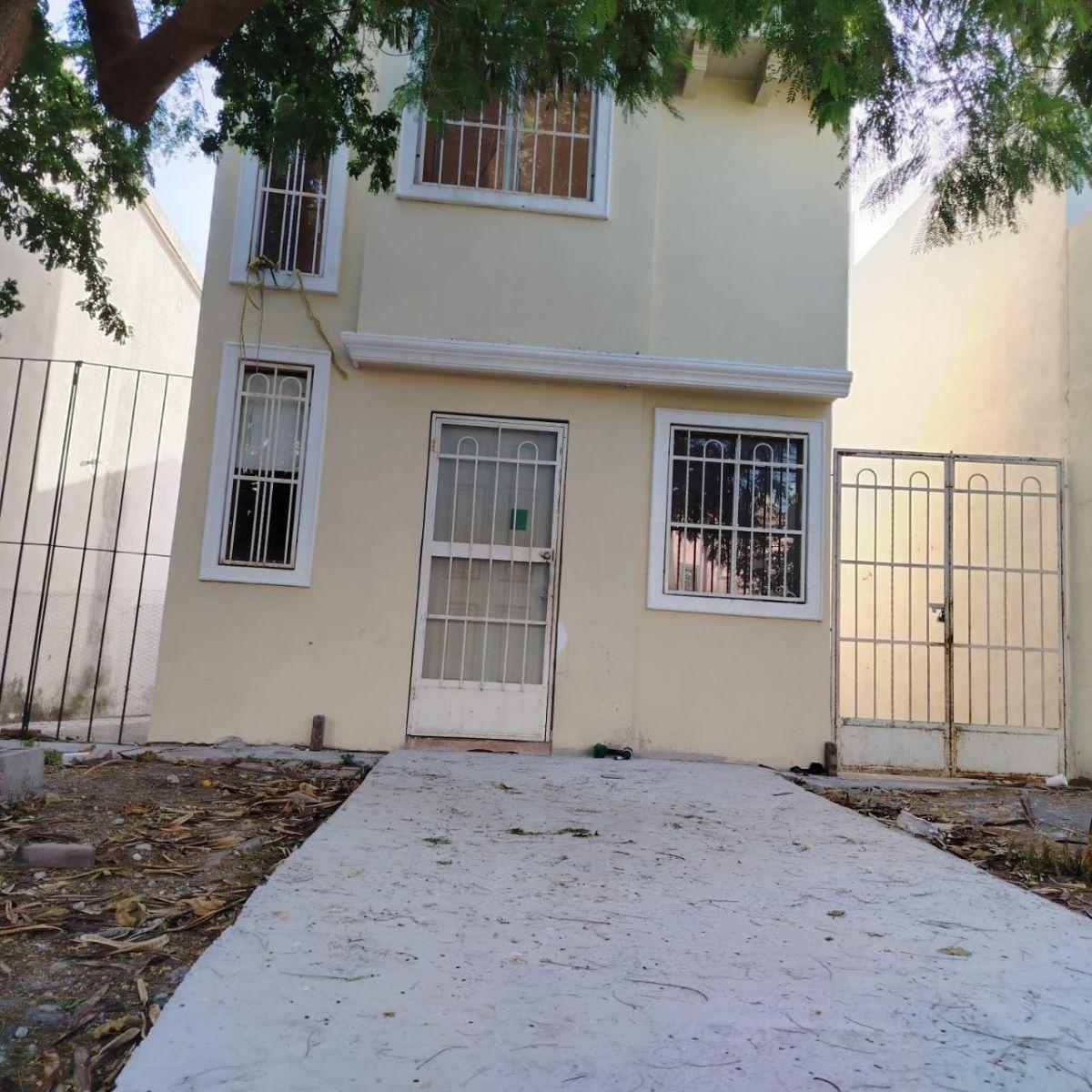Two-Story House for Sale in La Condesa Neighborhood, Guadalupe, N.L.