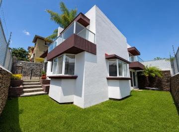 Casa · 4 Estacionamientos · Casa en Palmira Tinguindin Privada
