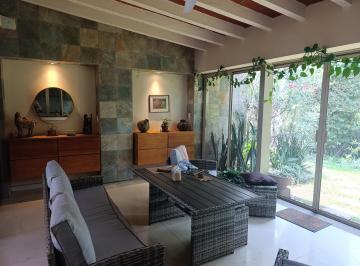 Casa · 277m² · 5 Recámaras · 2 Estacionamientos · Casa de un Nivel con Acabados de Mármol y Amenidades Tipo Club – Lomas de Cortés, Cuernavaca.