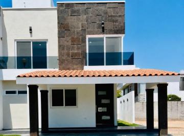 Casa en condominio de 4 habitaciones, Aguascalientes · Casa en Venta en Las Plazas con Roof Garden, Lista Para Estrenar!