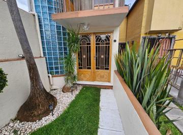 Casa de 3 habitaciones, Jiutepec · Venta de Casa en Fraccionamiento en Jiutepec con Alberca Comun