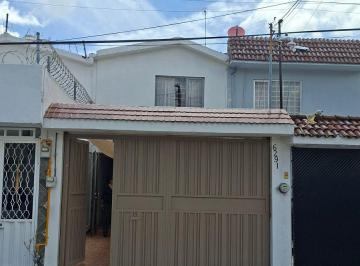 Casa de 2 habitaciones, Puebla · Casa en Venta en Valle del Rey, Atras del Bine