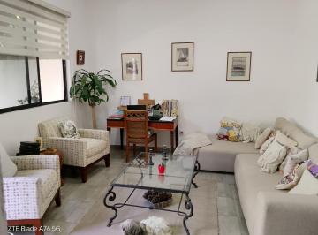 Casa de 4 habitaciones, Corregidora · Casa con Grandes Espacios