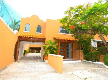 Casa · 260m² · 4 Recámaras · 4 Estacionamientos · Casa en Venta o Renta con Estudio Independiente en Pok Ta Pok Cancun