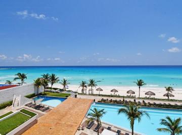 Departamento · 175m² · 2 Recámaras · 1 Estacionamiento · Departamento en Venta en Zona Hotelera con Vista Al Mar