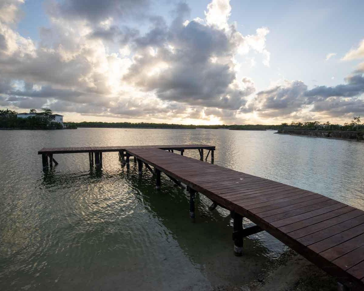 Pre-sale of Residential Lots in La Española Block at Lagos del Sol Residential Community