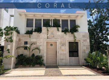 Casa · 267m² · 3 Recámaras · 2 Estacionamientos · Casa en Venta 4 Recamras en Residencial Los Santos Cancun Centro