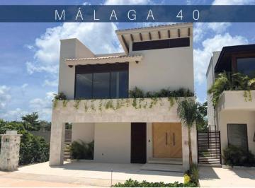 Casa · 288m² · 3 Recámaras · 2 Estacionamientos · Casa en Venta 4 Recamras en Residencial Los Santos Cancun Centro
