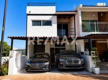 Casa · 255m² · 6 Recámaras · 2 Estacionamientos · Venta de Casa en Pedregal de Schoenstatt, Corregidora Queretaro - (4)