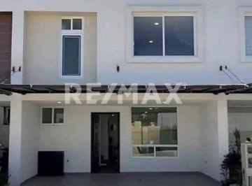 Casa · 135m² · 3 Recámaras · 2 Estacionamientos · Casa en Venta - (4)