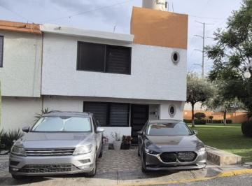 Casa · 118m² · 3 Recámaras · 2 Estacionamientos · Oportunidad Bonita Casa en Venta con Ubicacion Privilegiada Salida Rápida a Cdmx Vigilancia 24/7