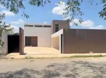 Casa de 4 habitaciones, Mérida · En Venta Amplia Residencia en Dzitya