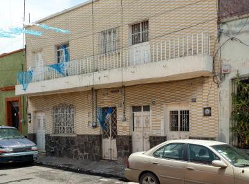 Casa de 6 habitaciones, Guadalajara · Casa en Venta Para Remodelar en El Barrio de Analco, Dos Niveles, 6 Departamentos, de Oportunidad