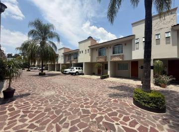 Casa de 2 habitaciones, Zapopan · Casa en Renta en El Sur
