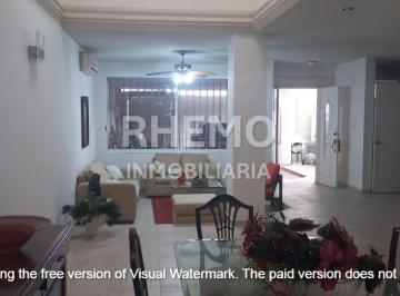 Casa · 350m² · 4 Recámaras · 2 Estacionamientos · Venta Casa 4 Hab. Alberca Col. Las Palmas Poza Rica Ver