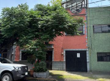 Casa uso de suelo de 5 habitaciones, Venustiano Carranza · Casa con Uso de Suelo 210 m² con 5 Recámaras, 3 Baños, Roof Garden, Renta en Lorenzo Boturini