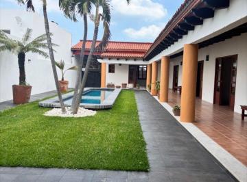 Casa de 3 habitaciones, Cuernavaca · C Casa de 400 m² con 4 Recámaras en Renta en Real de Tetela un Nivel