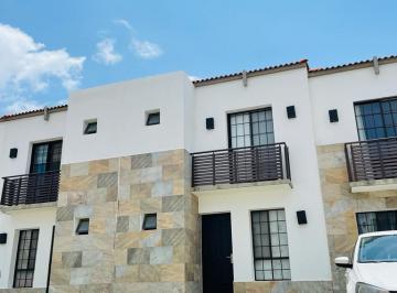 Casa · 2 Recámaras · Casa en Renta en Bosques del Dorado Cerca de Puerto Interior