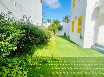 Casa de 4 habitaciones, Benito Juárez · Casa Independiente Ideal Para Oficina o Casa Habitación en Cancún