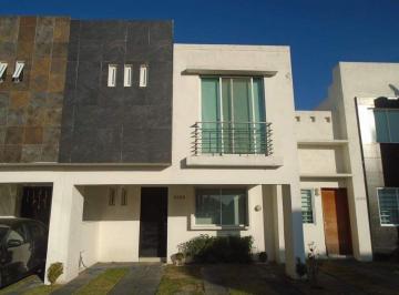 Casa en condominio de 3 habitaciones, Zapopan · Casa en Renta en Los Fresnos, Zapopan – Dentro de Coto con Seguridad 24/7