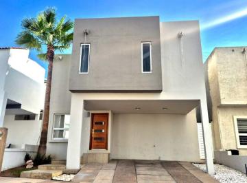 Casa de 3 habitaciones, Chihuahua · Casa en Renta en Cerrada de Cumbres $21 Frente a Mausoleos Mas Mtto