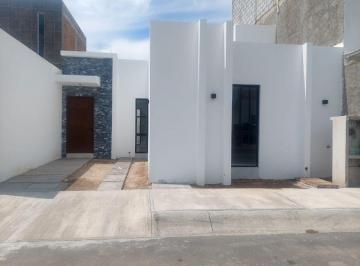 Casa de 2 habitaciones, San Juan del Río · Venta de Casa 1 Planta 2r 2b en San Juan del Rio Lomas de Banthizona Residencial Privada