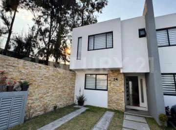 Casa en condominio · 204m² · 3 Recámaras · 2 Estacionamientos · Casa en Renta en Fraccionamiento Altos de San Miguel