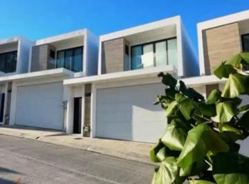 Casa de 3 habitaciones, Tijuana · Destaca por Ubicacion y Funcionalidad en Tu Dia a Dia!