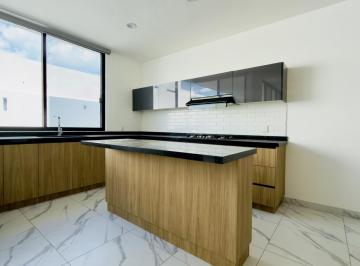 Casa · 256m² · 4 Recámaras · 4 Estacionamientos · Casa 4 Recamaras Juriquilla