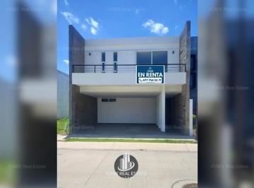 Casa · 220m² · 3 Recámaras · 2 Estacionamientos · Casa en Renta en Mayorazgo La Gavia