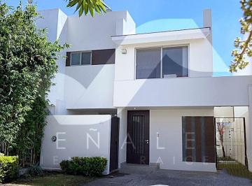 Casa en condominio de 3 habitaciones, Tlajomulco de Zúñiga · En Venta Casa a un Costado de Punto Sur, Fraccionamiento Familiar con Atractivas Amenidades